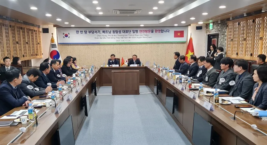 Đoàn công tác tỉnh Đồng Tháp làm việc cùng tại huyện Yeoncheon, Hàn Quốc. Ảnh: M.TUYẾT Đoàn công tác tỉnh Đồng Tháp làm việc cùng tại huyện Yeoncheon, Hàn Quốc. Ảnh: M.TUYẾT