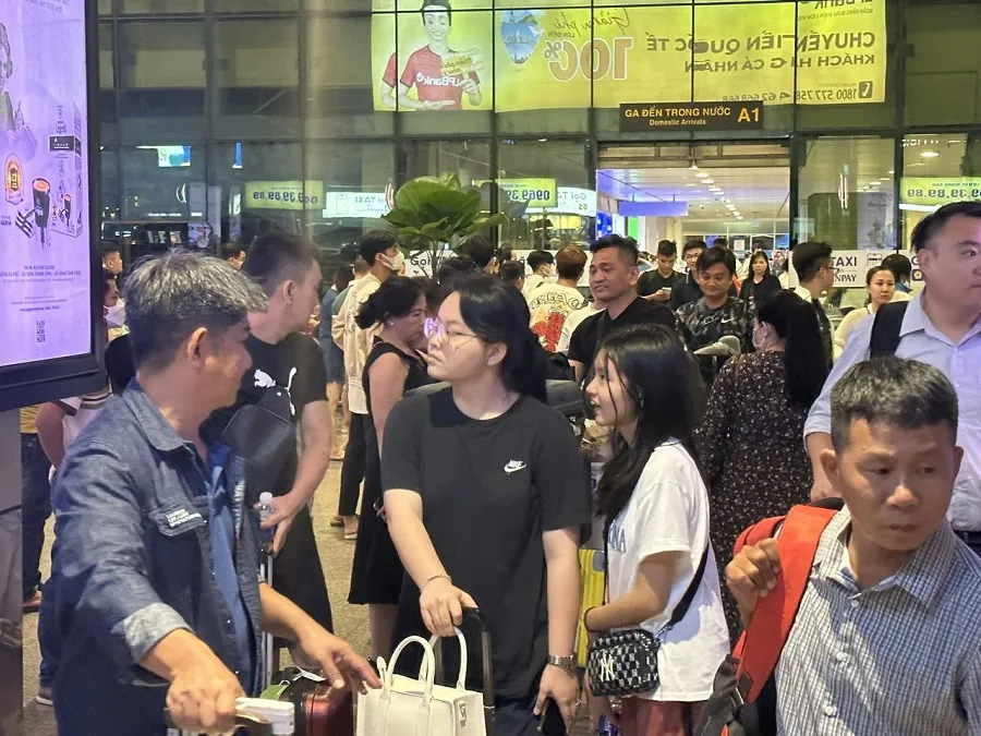 Lượng khách trên đường bay nội địa tấp nập cao điểm hè. Ảnh: P.ĐIỀN