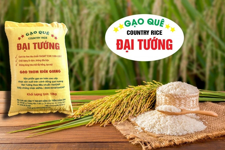 Gạo quê hương Đại tướng Võ Nguyên Giáp được người tiêu dùng ưa chuộng.Ảnh: TTKC 100-dac-san-quang-binh.jpg