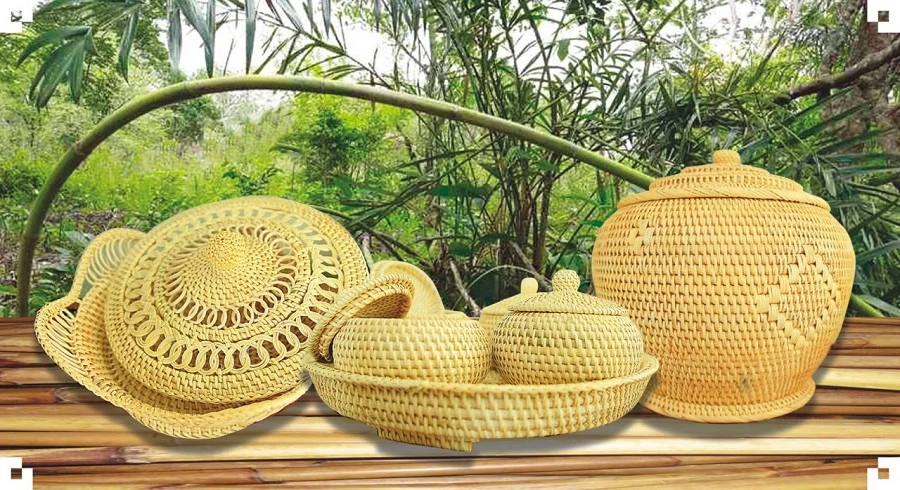 Sản phẩm mỹ nghệ tiêu biểu quảng bá tại tuần lễ triển lãm, quảng bá sản phẩm tại TP.HCM. Ảnh: TTKC 100-san-pham-my-nghe-den-trien-lam.jpg
