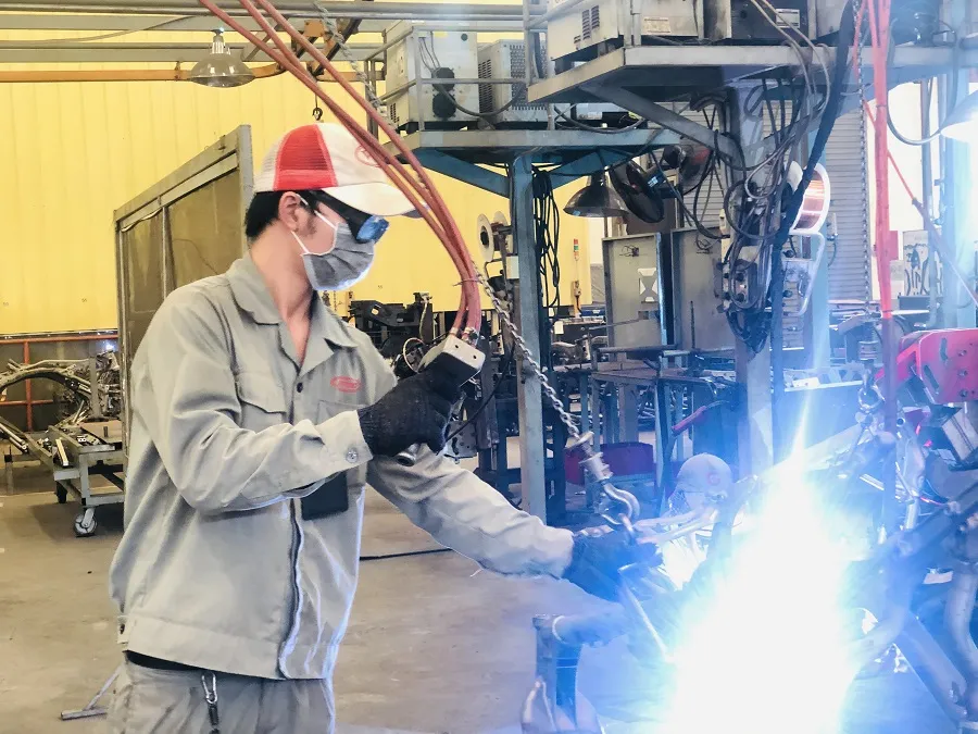 Các doanh nghiệp sản xuất không ngừng cải tiến công nghệ để đáp ứng nhu cầu người tiêu dùng. Ảnh: P.ĐIỀN lac-quan-tuyen-dung-thoi-covid19-lwft-1709.jpg
