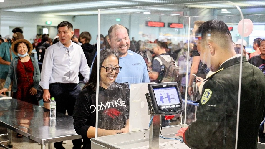 Cao điểm Tết sân bay Tân Sơn Nhất khai thác 900 chuyến bay/ngày