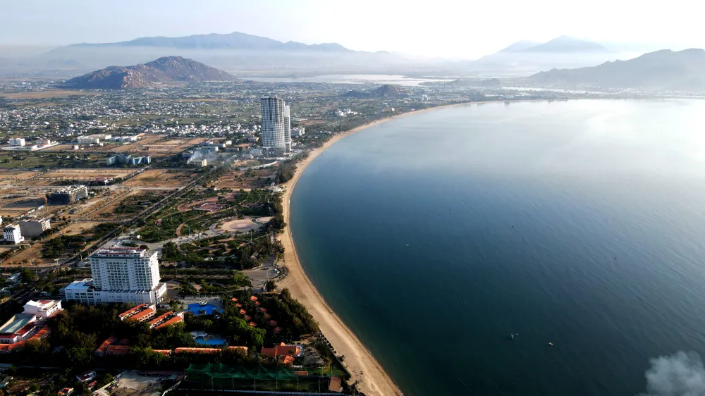 Nhiều dự án du lịch được đầu tư tại biển Ninh Chữ, Ninh Thuận. Ảnh: HH ninh-thuan-phat-trien.jpg