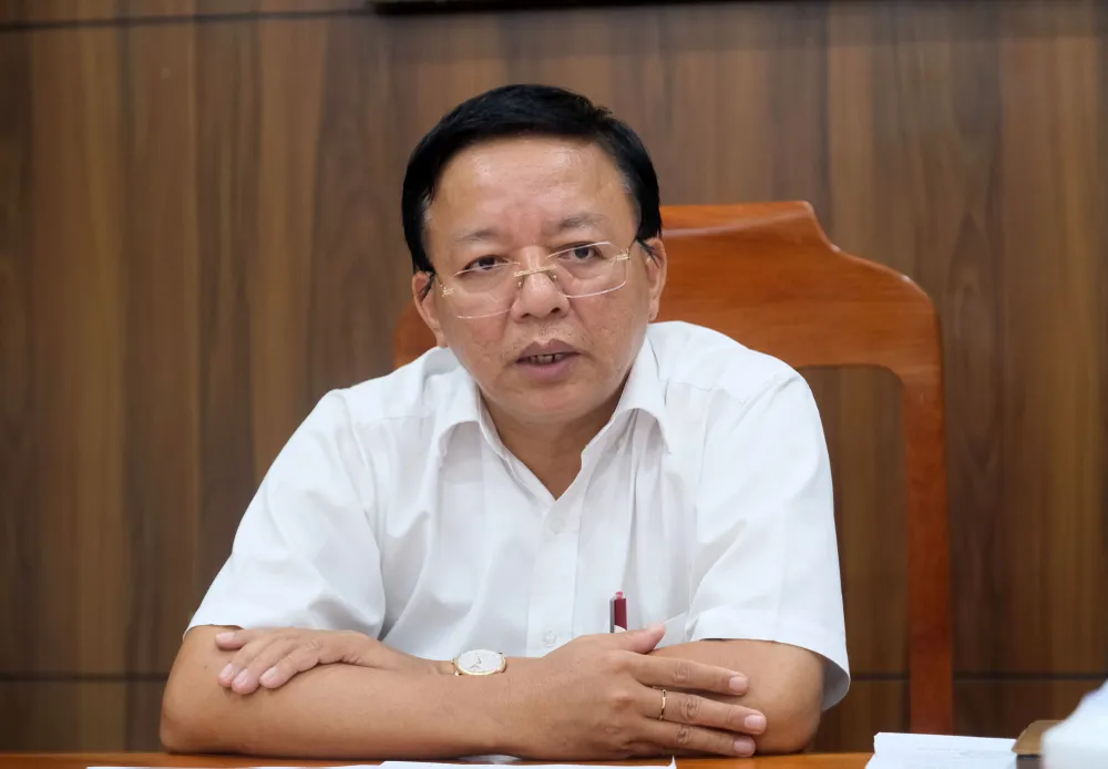 Phó Chủ tịch UBND tỉnh Ninh Thuận Lê Huyền trao đổi cùng Pháp Luật TP.HCM. ninh-thuan-tang-truong.jpg