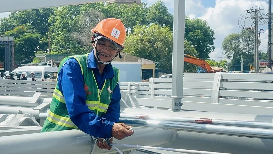 Các mũi thi công đang khẩn trương hoàn thiện các hạng mục để kịp đưa dự án vào khai thác dịp lễ 30-4-2025. Ảnh: P.ĐIỀN nha-ga-t3-4.jpg