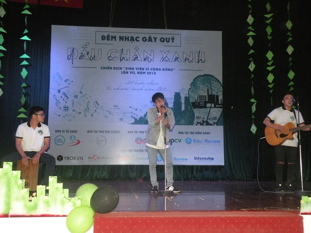 Ca sĩ Suboi cháy hết mình trong đêm nhạc từ thiện ảnh 1