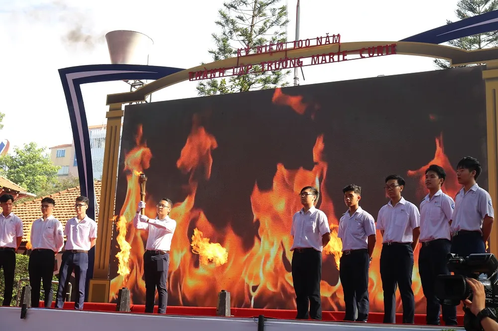 Ông Trương Hòa Bình dự kỷ niệm 100 năm thành lập trường Marie Curie ảnh 4