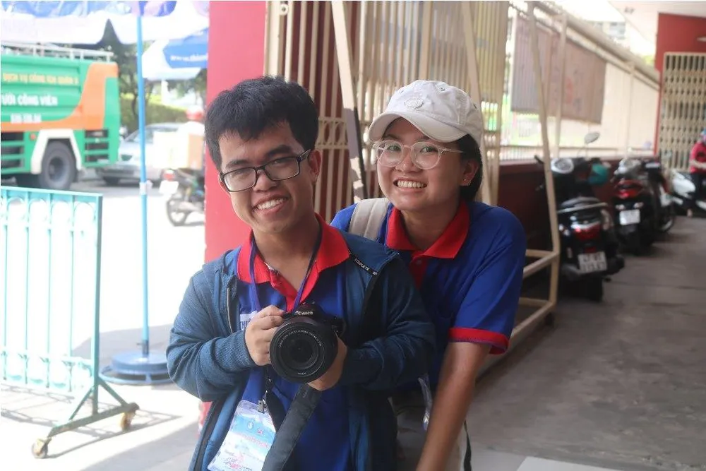 Thi THPT quốc gia: Những thí sinh 'đặc biệt' ảnh 5