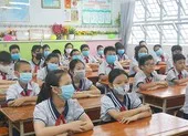 Trường học thở phào khi bỏ giãn cách lớp học