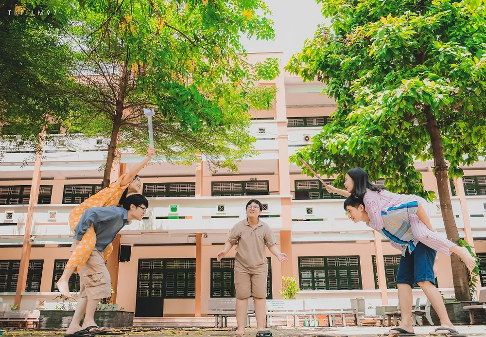 Độc đáo ảnh kỷ yếu lấy ý tưởng từ tác phẩm của Nguyễn Nhật Ánh ảnh 17 Độc đáo ảnh kỷ yếu lấy ý tưởng từ tác phẩm của Nguyễn Nhật Ánh ảnh 17