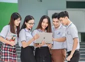TP.HCM dự kiến chi gần 20 tỷ đồng khen thưởng học sinh giỏi ảnh 1 Trường đại học ở TP.HCM chi học bổng khủng 'săn' học sinh giỏi