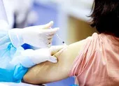 Trường học khảo sát về tiêm vaccine, phụ huynh băn khoăn 