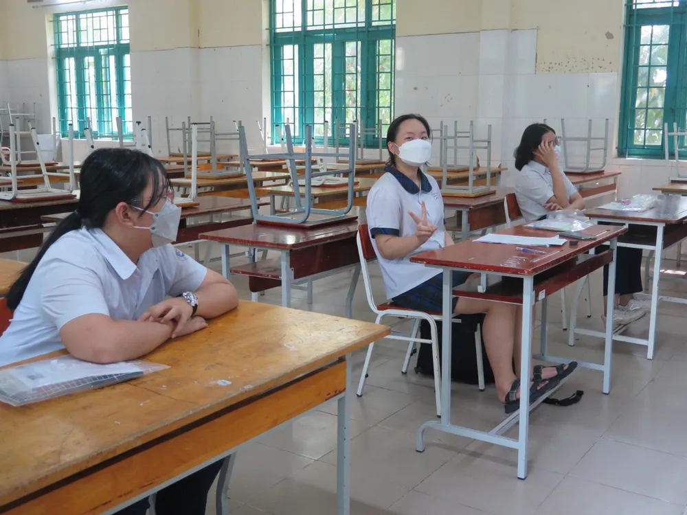 Ba em đều hy vọng sẽ đạt kết quả cao trong kỳ thi. Ảnh: PHẠM ANH