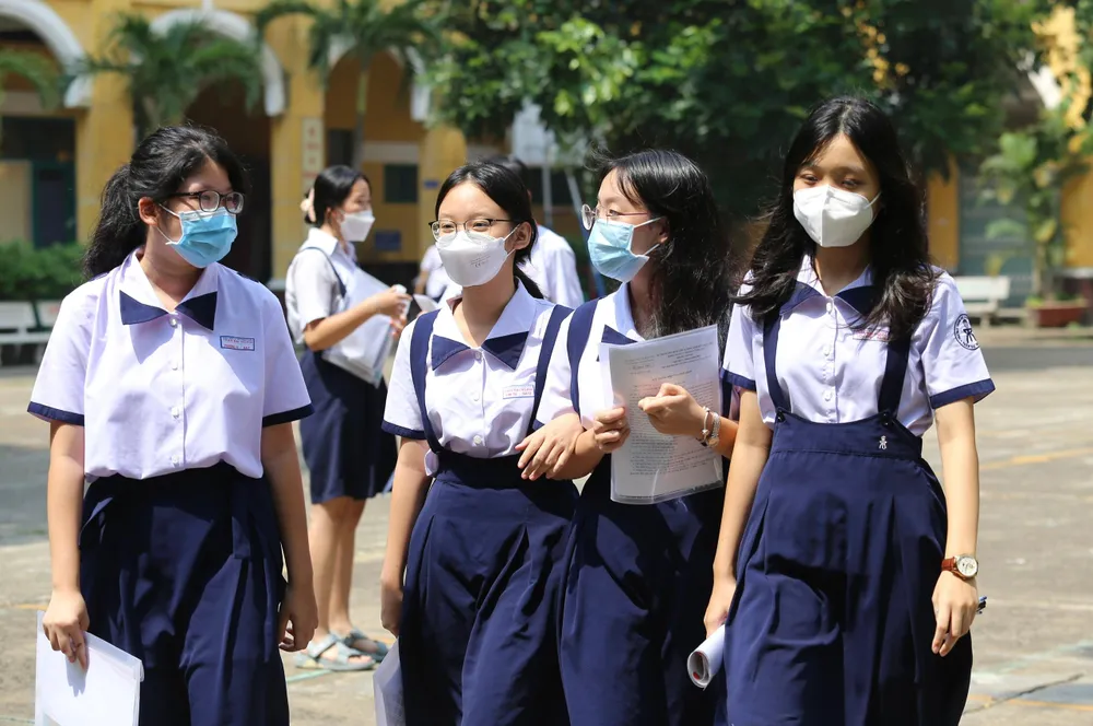 Thí sinh rời phòng thi. Ảnh: HOÀNG GIANGD Thí sinh rời phòng thi. Ảnh: HOÀNG GIANGD