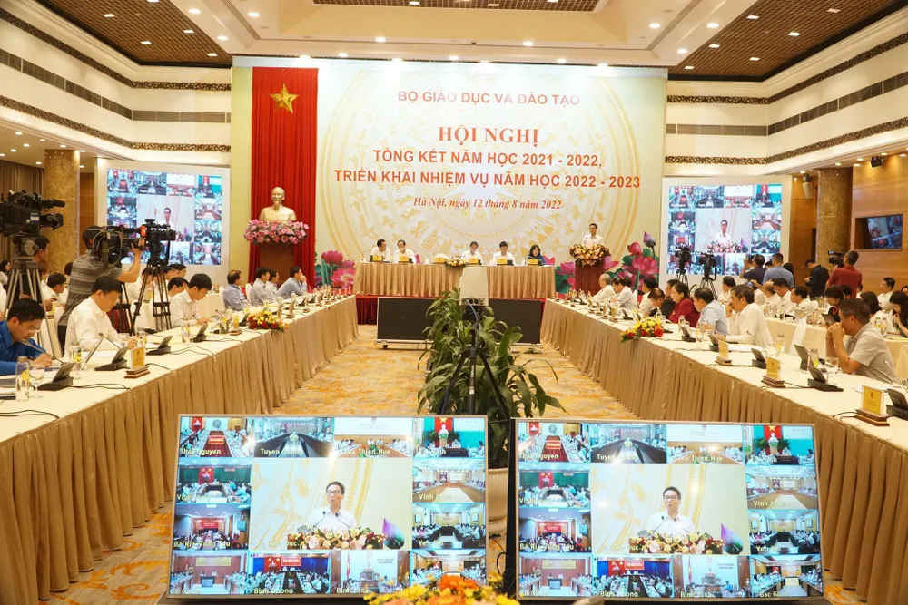 Toàn cảnh hội nghị tổng kết năm học 2021-2022 và triển khai nhiệm vụ năm học 2022-2023 do Bộ GD&ĐT tổ chức. Ảnh: PHI HÙNG Toàn cảnh hội nghị tổng kết năm học 2021-2022 và triển khai nhiệm vụ năm học 2022-2023 do Bộ GD&ĐT tổ chức. Ảnh: PHI HÙNG