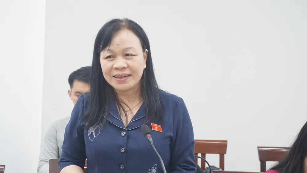 Bà Nguyễn Thị Mai Hoa, Phó Chủ nhiệm Uỷ ban Văn hoá, Giáo dục của Quốc hội phát biểu tại buổi làm việc. Ảnh: NQ