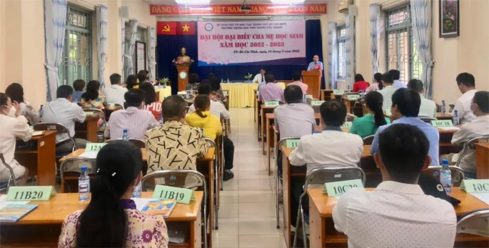 Trường THPT Tây Thạnh, quận Tân Phú đã phải dừng xin tài trợ do phụ huynh phản ứng. Ảnh: Website trường