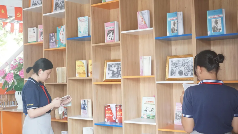 Bà Lê Thị Thảo, Hiệu trưởng trường THCS Cát Lái, cho biết &quot;Không gian văn hoá Hồ Chí Minh&quot; sẽ góp phần đẩy mạnh công tác tuyên truyền, giáo dục truyền thống lịch sử cho học sinh cũng như giúp các em hiểu rõ hơn về giá trị tư tưởng, đạo đức, phong cách Hồ Chí Minh.