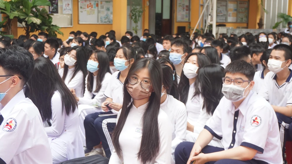 Buổi báo cáo dự án đem lại sự thích thú cho học sinh.