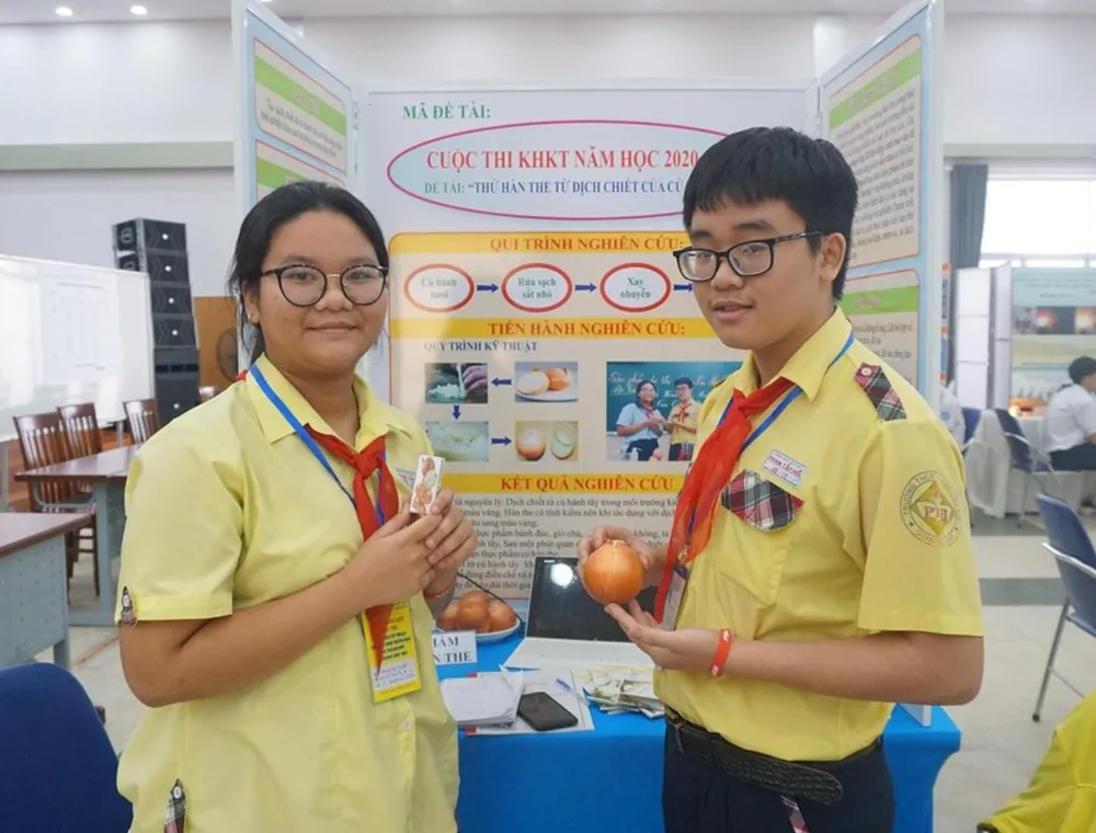 Cuộc thi nghiên cứu khoa học dành cho học sinh trung học năm học 2020-2021 do Sở GD&ĐT TP.HCM tổ chức. Ảnh: NGUYỄN QUYÊN Cuộc thi nghiên cứu khoa học dành cho học sinh trung học năm học 2020-2021 do Sở GD&ĐT TP.HCM tổ chức. Ảnh: NGUYỄN QUYÊN