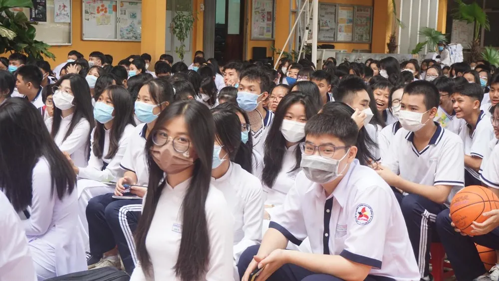 Học sinh trường THPT Ten Lơ Man trong một tiết ngoại khoá. Ảnh: NGUYỄN QUYÊN