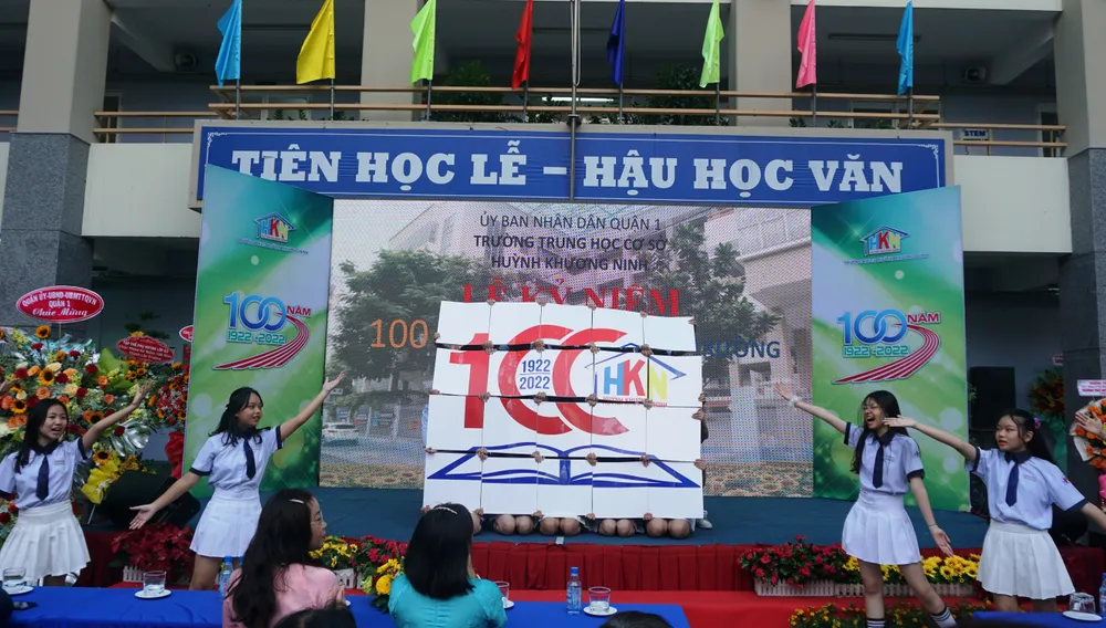 kỷ niệm 100 năm thành lập trường THCS Huỳnh Khương Ninh