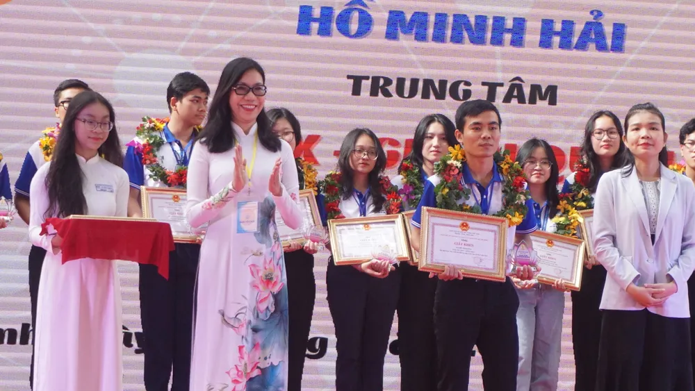 Hơn 11.000 học sinh tham gia hội trại truyền thống 9-1 