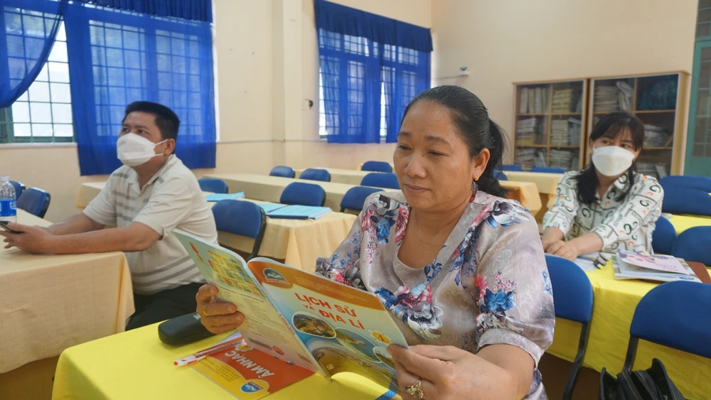 TP.HCM tổ chức giới thiệu sách giáo khoa lớp 4