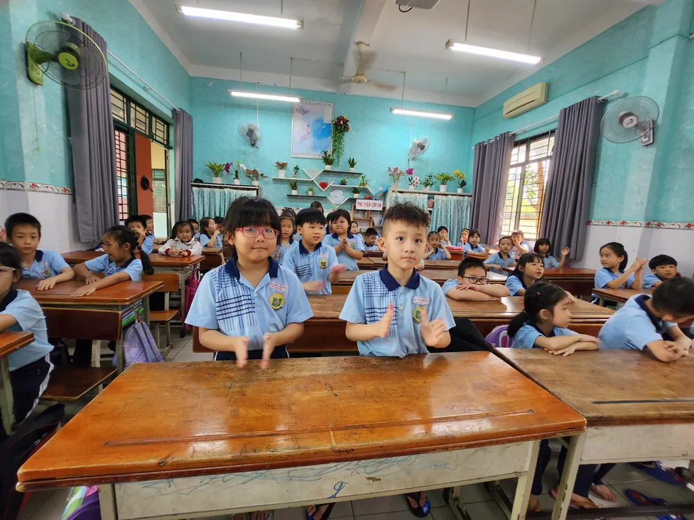 Học sinh Trường Tiểu học Lương Thế Vinh, quận Gò Vấp trong một giờ học