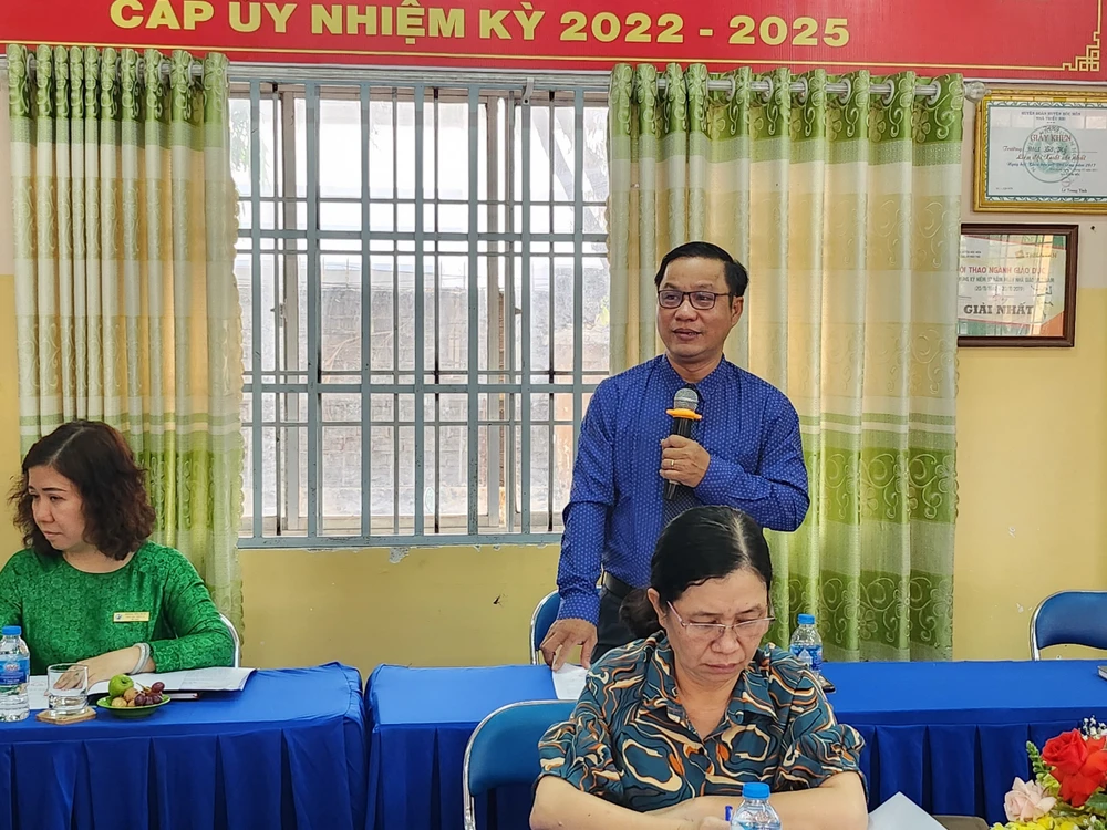 Ông Nguyễn Chí Thành, Trưởng Ban đại diện CMHS trường mong Sở GD&amp;ĐT sớm ban hành cẩm nang hướng dẫn hoạt động của Ban đại diện CMHS. Ảnh: NGUYỄN QUYÊN