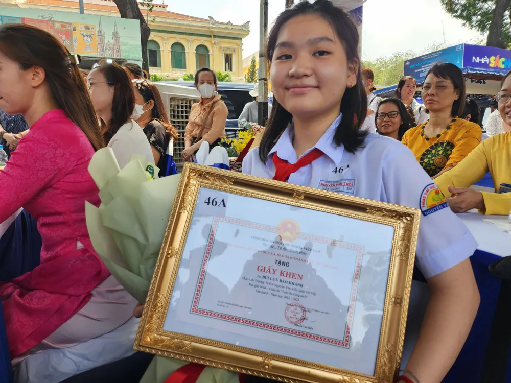 Bùi Lưu Bảo Khánh đam mê đọc sách từ nhỏ.