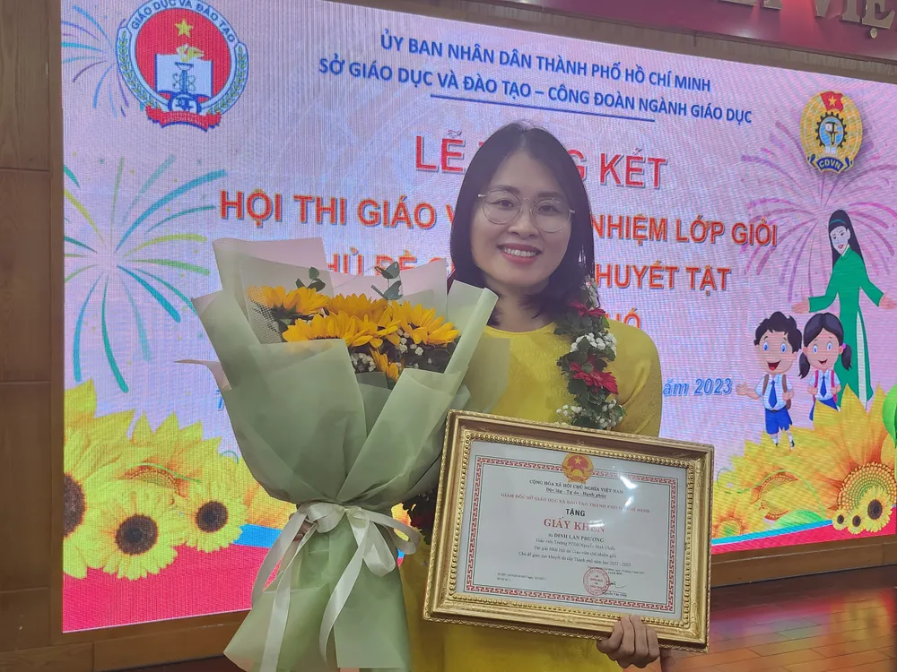 Cô Đinh Lan Phương xuất sắc giành giải nhất hội thi. Ảnh: NGUYỄN QUYÊN