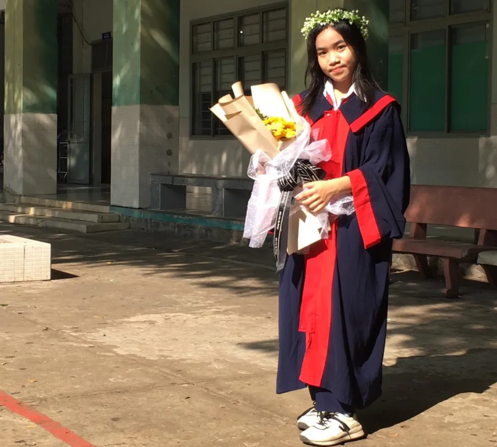 Vũ Ngọc Bích, học sinh lớp 9 Trường THCS Lê Anh Xuân, quận Tân Phú là thủ khoa trong kỳ thi tuyển sinh vào lớp 10 tại TP.HCM. Ảnh: GĐCC