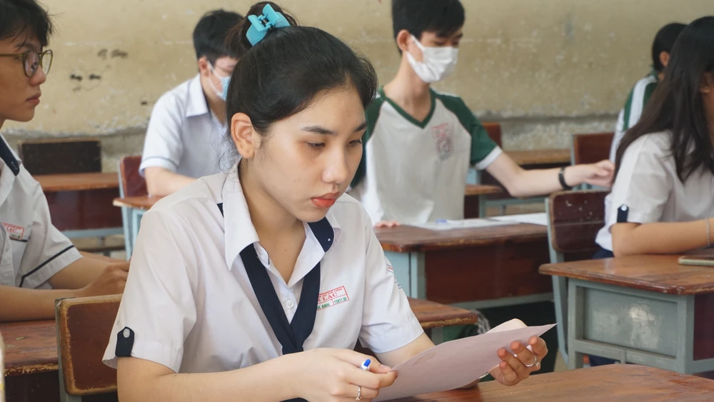Thí sinh tham dự kỳ thi tốt nghiệp THPT năm 2023 tại Hội đồng thi TP.HCM. Ảnh: NGUYỄN QUYÊN