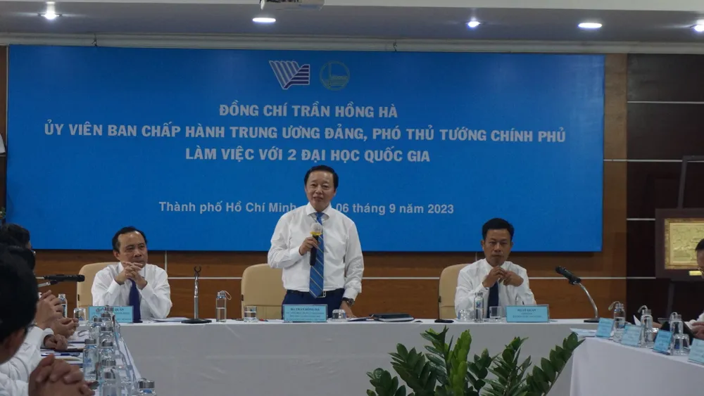 Phó Thủ tướng Chính phủ Trần Hồng Hà phát biểu tại buổi làm việc. Ảnh: NGUYỄN QUYÊN