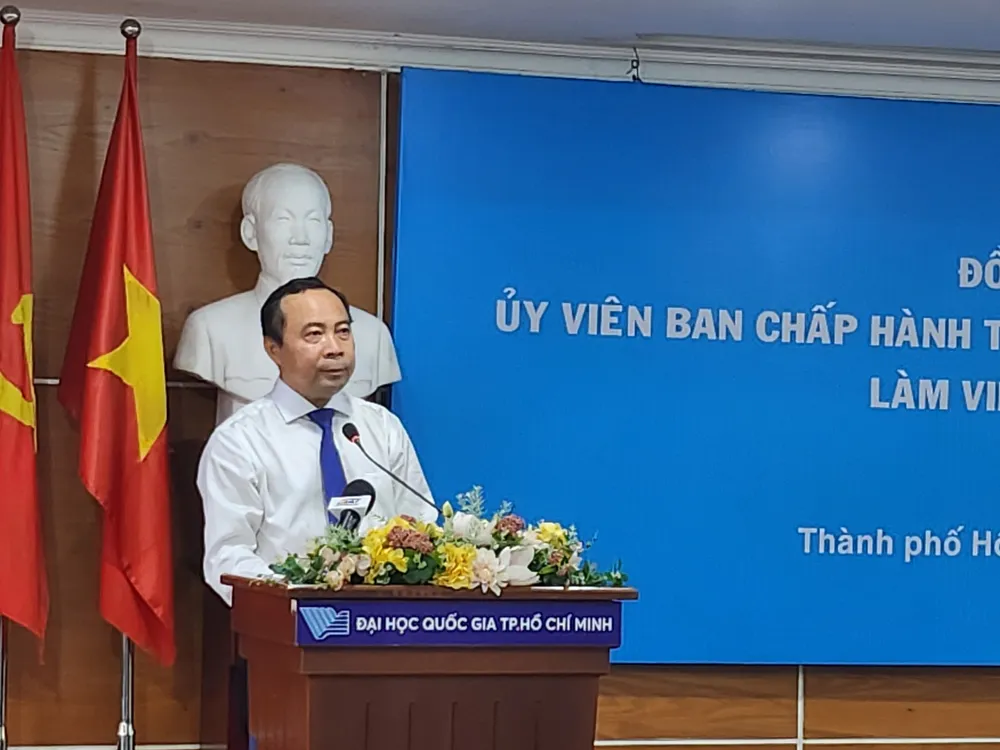 Giám đốc Đại học Quốc gia TP.HCM Vũ Hải Quân phát biểu tại buổi làm việc. Ảnh: NGUYỄN QUYÊN