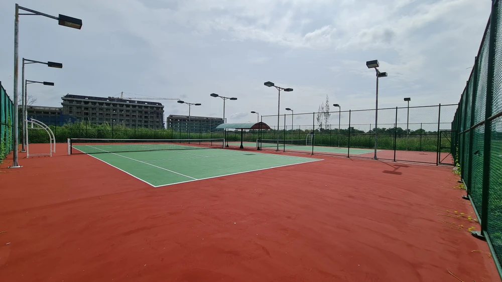 Sân thể thao ở cơ sở mới ở huyện Nhà Bè. Ảnh: NTCC