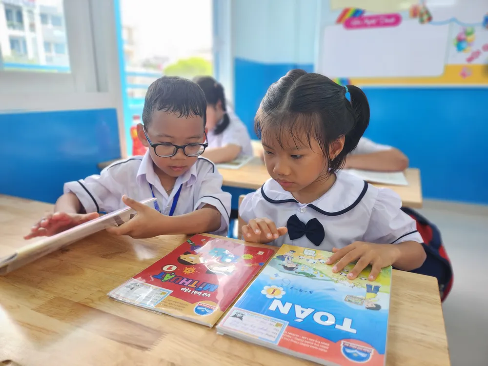 Tuyên truyền chủ trương, chính sách giáo dục của TP là một trong những nhiệm vụ trọng tâm được báo Pháp luật TP.HCM thực hiện trong thời gian qua. Trong ảnh, học sinh Trường Tiểu học Thái Hưng, quận 8 trong một tiết học. Ảnh: NGUYỄN QUYÊN z4697885242923_fbd8635fbcaf542137c021604f959fc2.jpg