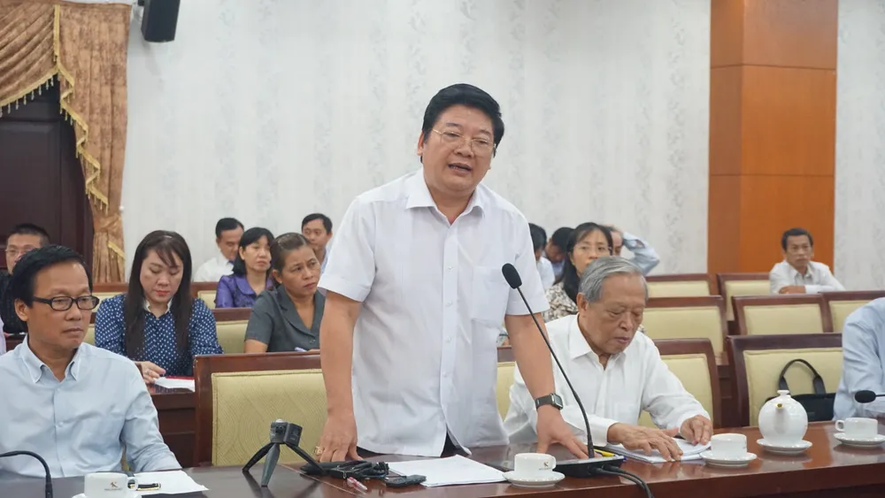 Tiến sĩ Trần Đình Lý, Phó hiệu trưởng Trường đại học Nông Lâm TP.HCM phát biểu tại hội thảo. Ảnh: NGUYỄN QUYÊN truong-dai-hoc-tu-chu-1.JPG