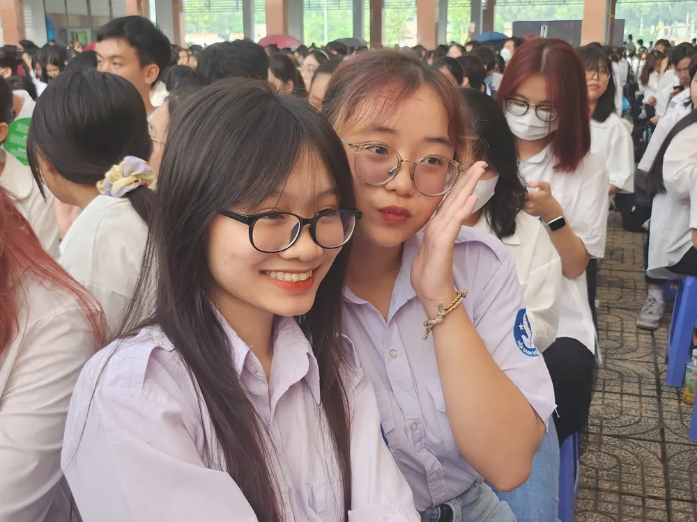 Các em sinh viên hào hứng trong lễ khai giảng năm học mới truong-dai-hoc-khoa-hoc-nhan-van-6.jpg