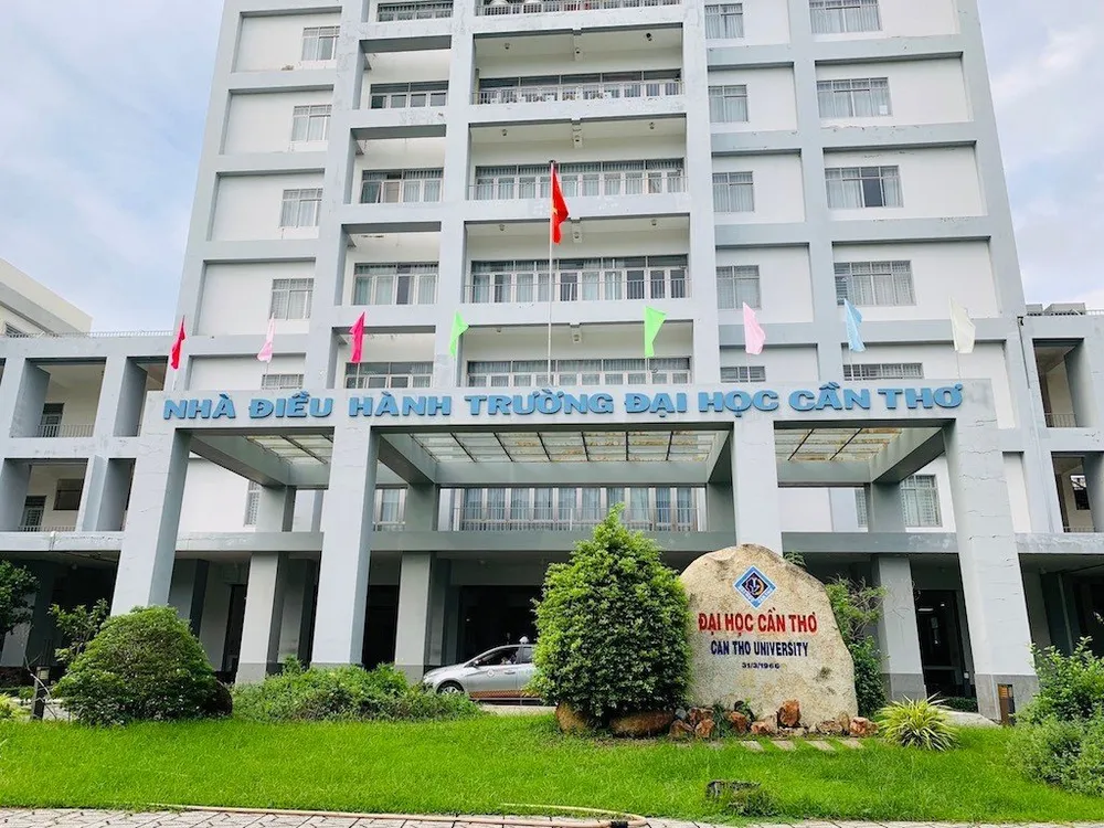 Không chỉ vi phạm trong lĩnh vực tuyển sinh, Trường Đại học Cần Thơ còn có những vi phạm trong lĩnh vực KHCN và hợp tác quốc tế. Ảnh: HẢI DƯƠNG truong-dai-hoc-can-tho-1.jpg
