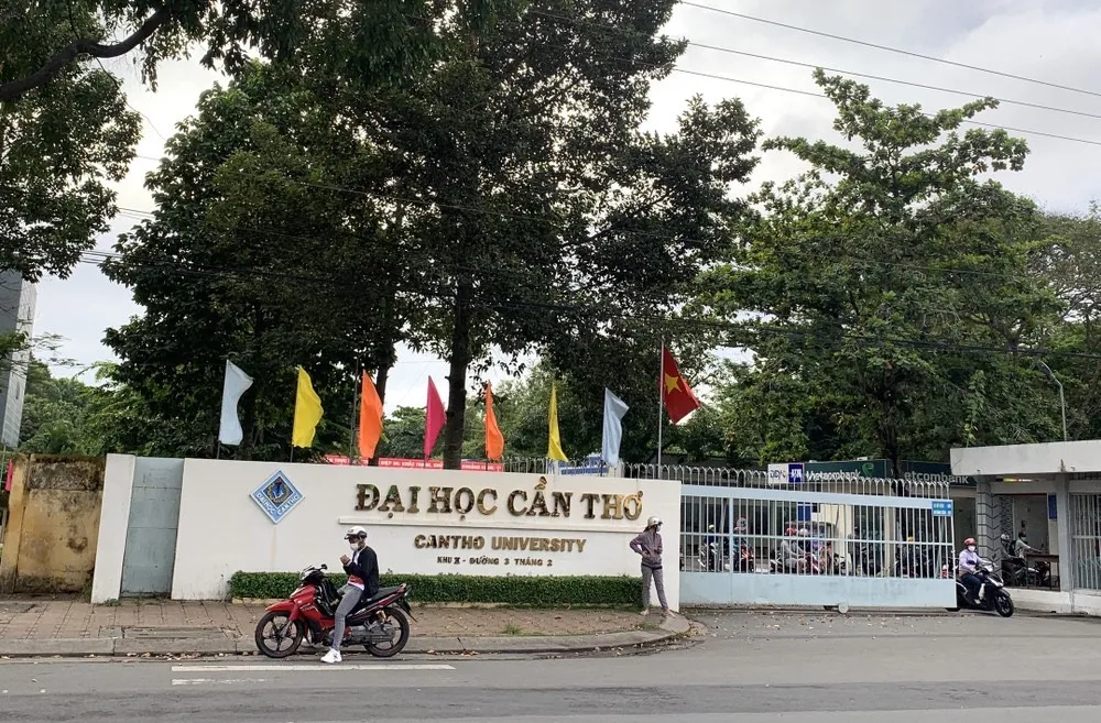 Vi phạm tuyển sinh, Trường Đại học Cần Thơ bị xử phạt hành chính. Ảnh: HẢI DƯƠNG Truong-dai-hoc-can-tho.jpg