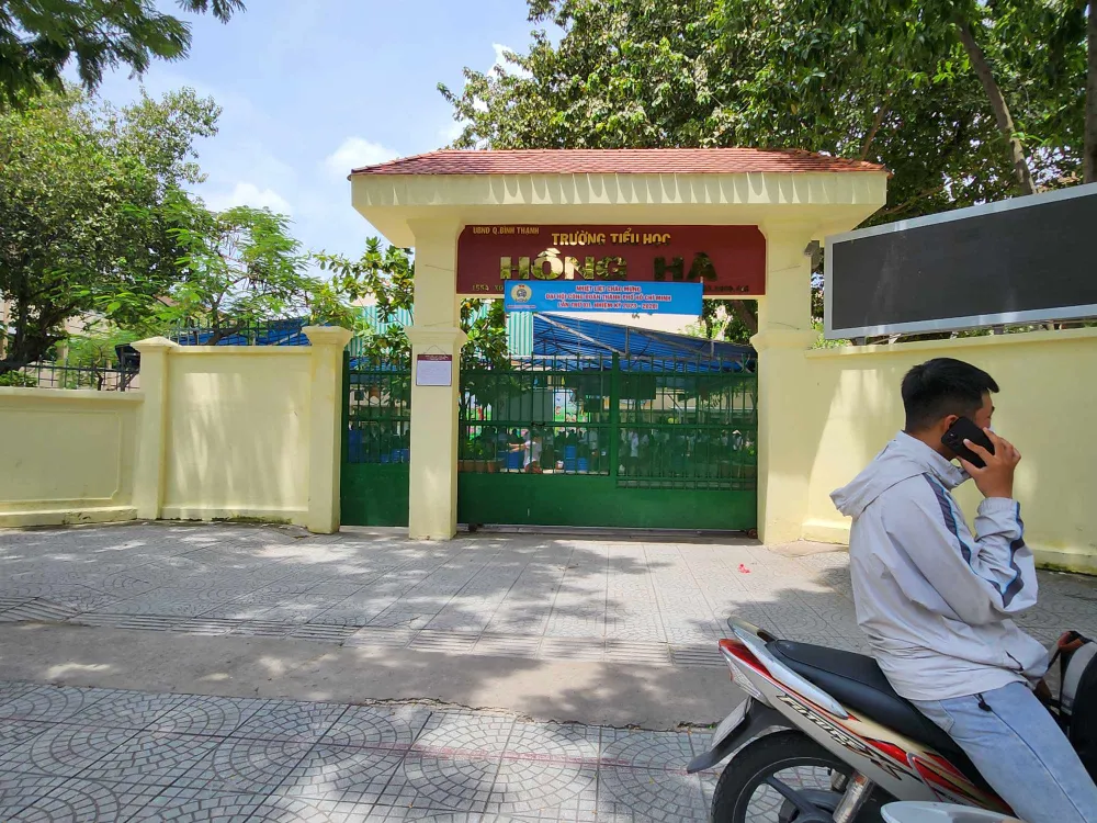 Thu hơn 310 triệu đồng tiền quỹ phụ huynh và chi sai quy định, giáo viên và Hiệu trưởng nhà trường bị phê bình. Ảnh: NGUYỄN QUYÊN truong-tieu-hoc-hong-ha