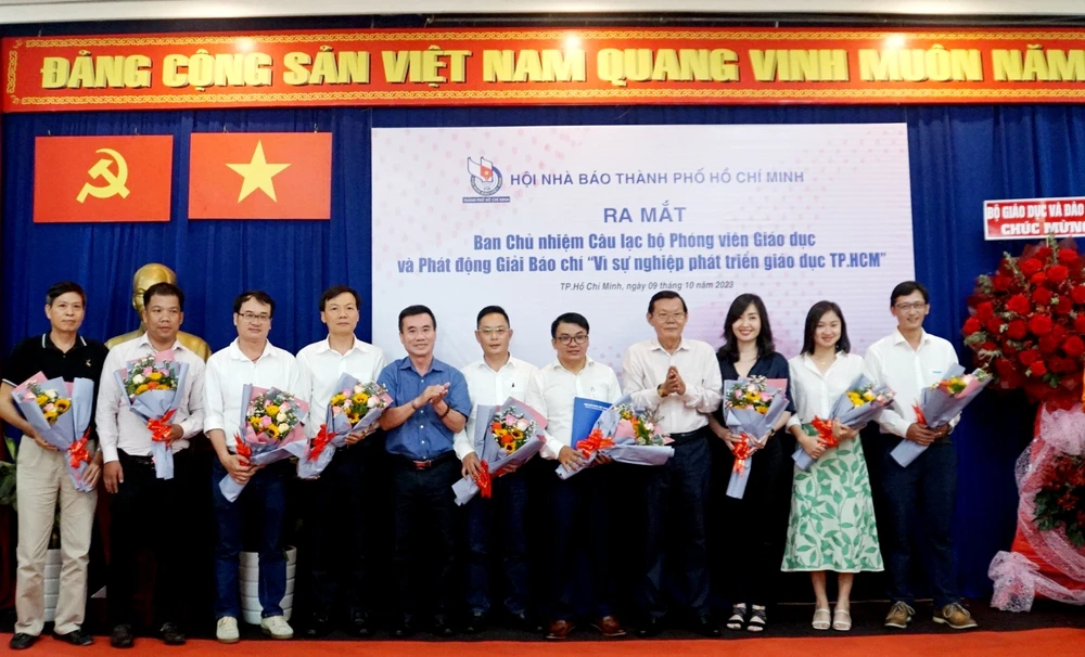 cau-lac-bo-phong-vien-giao-duc.jpg