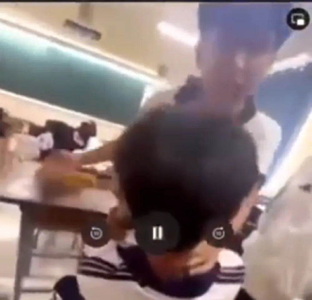 Nam sinh đánh bạn tới tấp: Chiều nay, trường họp hội đồng kỷ luật