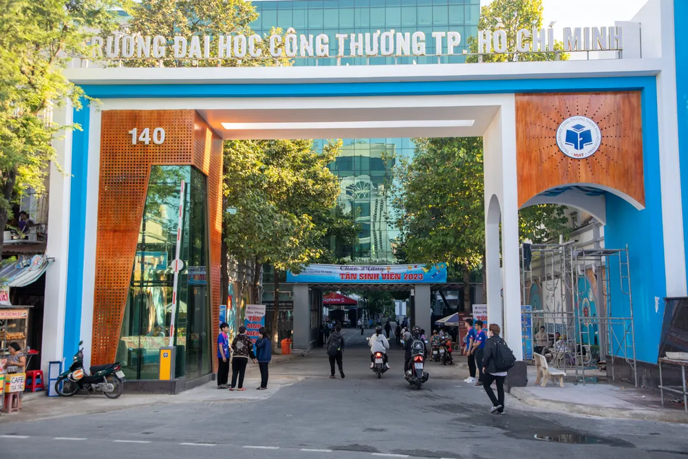 Trường Đại học Công thương TP.HCM chi thưởng tết