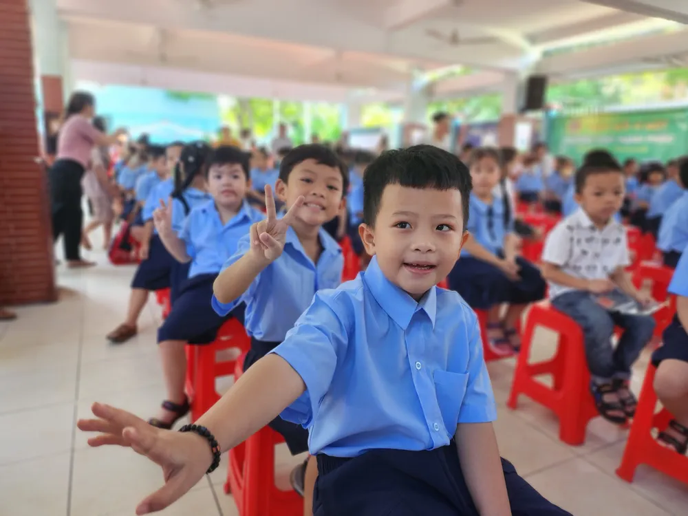 Học sinh Trường Tiểu học Triệu Thị Trinh, quận 10 trong ngày tựu trường. Ảnh minh họa: NGUYỄN QUYÊN Học sinh tiểu học tư thục sẽ được hỗ trợ học phí tối đa 300.000 đồng/tháng?