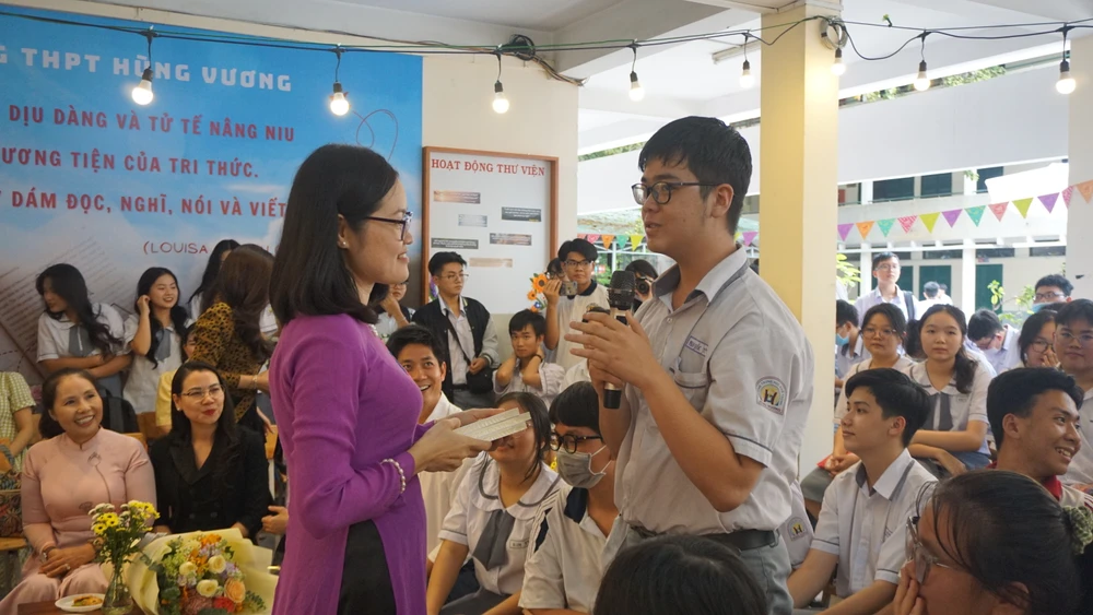 “Sách-Âm nhạc và Cookies” của Trường THPT Hùng Vương có gì hay?