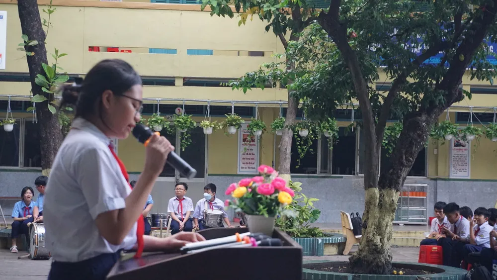 kể chuyện trước cờ