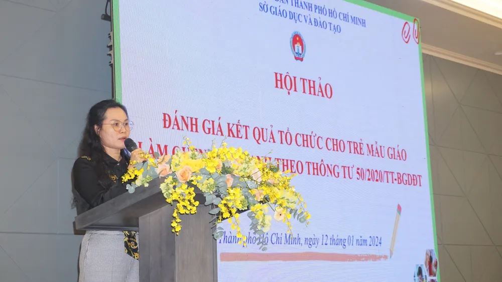 Trẻ mẫu giáo làm quen tiếng Anh:
